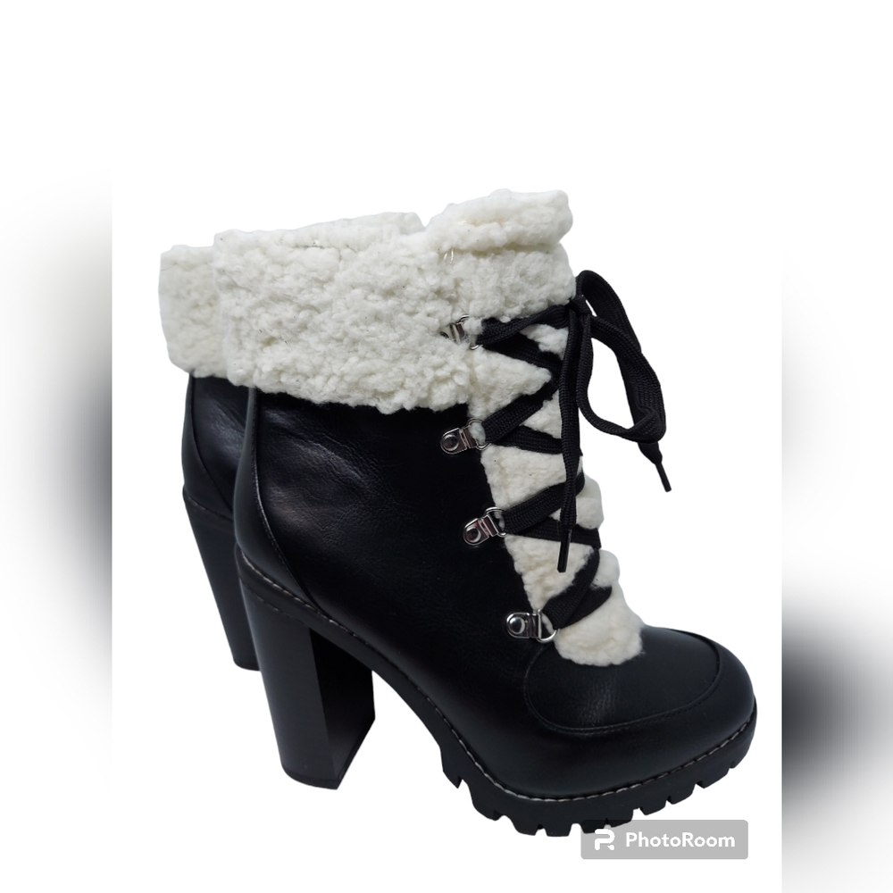 BCBGeneration Paloma Black Ankle Boot Women's Size 7 1/2 - Picture 3 of 6
